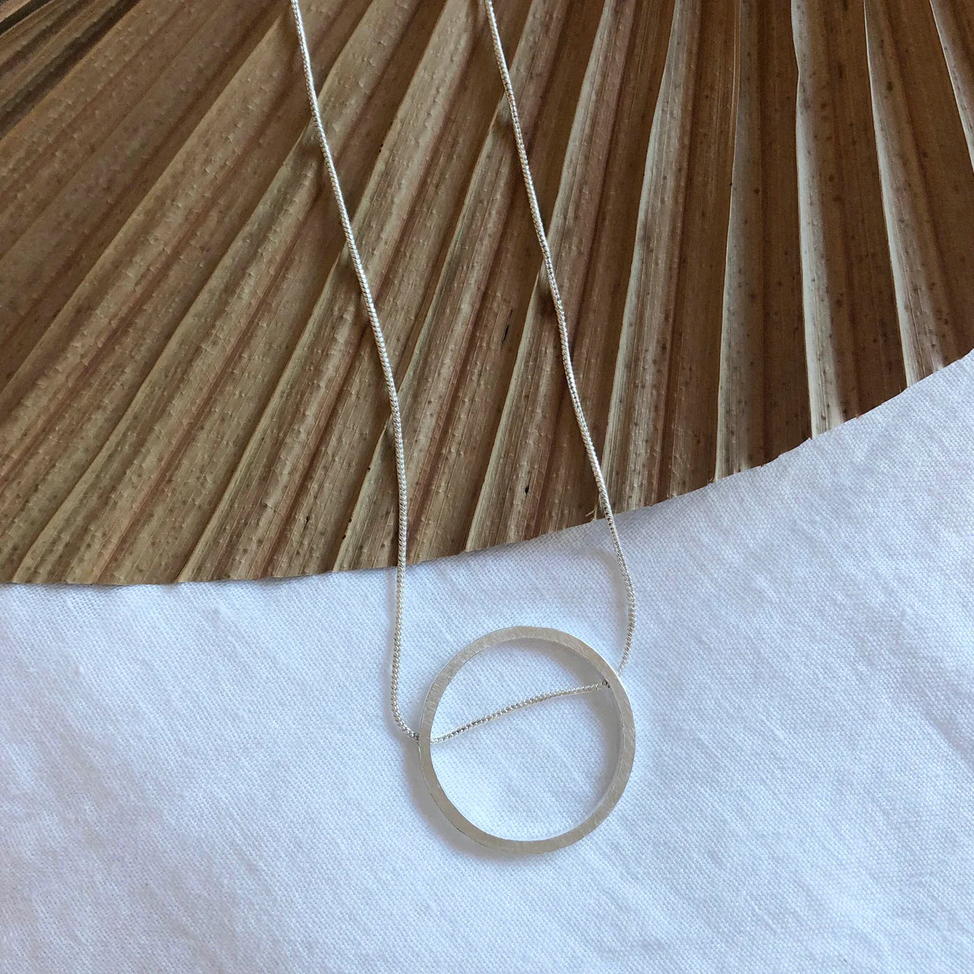 Fia Circle Necklace - Silver